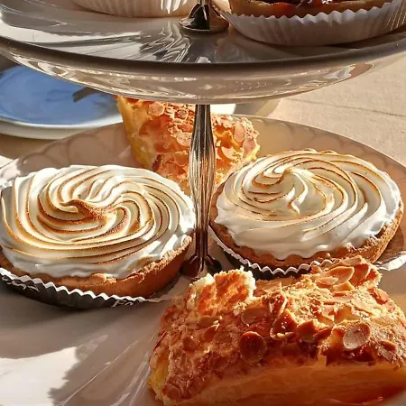 Oda ve Kahvaltı Les Trois L