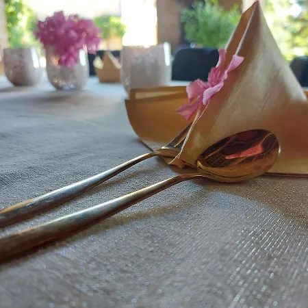 Les Trois L Bed & Breakfast Gindou